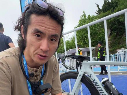 来看看奥运会铁人三项(标铁)体系比赛用车规则与车型 就是公路车啦,轮组与车架都需要通过uci认证,可以跟车,更多战术应用
#抖音骑行圈 #骑行知识 #铁人三项 #装备