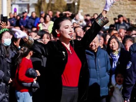 米脂秧歌队总指挥米脂婆姨高梦瑶