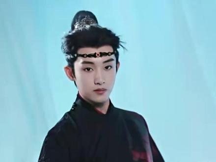 董思成,今后像这些气球一样向上走吧! #董思成 #winwin #恰逢春 #恰逢春开机大吉