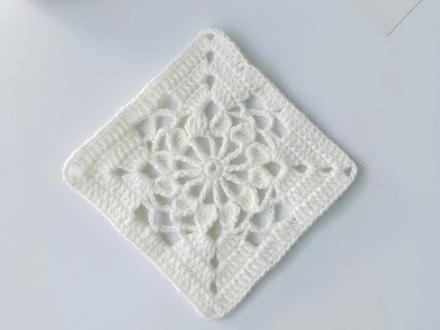 钩织 三万三花片|视频教程 三万三的围巾
钩织一个花片也是好的😄
🧶:@雪妃尔毛线 萌小仙 02奶 白
🪄:范士2.5
#三万三围巾 #毛线钩织 #钩针编织 #新手入门钩织教程 #钩织教程