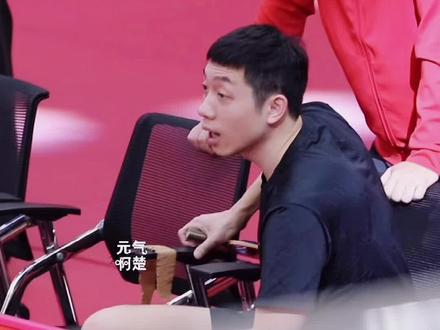 #国乒 #乒乓球 #许昕 我一定不是最后一个知道,乒乓球员每次上场都是穿的新衣服@许昕 #大蟒许昕