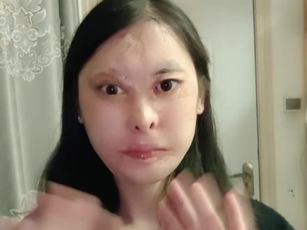 京东居家电话客服。感谢京东平台给了我这个工作的机会,同时更要感谢众包平台。让我这『毁容』&『全职妈妈』双重就业困难的负债者看到了生活的希望。我希望乐观地看待所有的事情,越难的时候越要笑得更加灿烂才行。加油,全力以赴,没有思想包袱。冲冲冲#内容太过真实 #就业困难 #全职宝妈出路 #客服兼职#居家客服 #电话客服