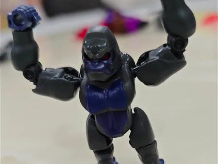 小朋友今日介绍(拼装):布鲁可变形金刚星辰版第六弹猩猩队长(擎天圣),猩猩形态腰部可动,能直立、趴卧。#小朋友的快乐时光 #创作者中心 #创作灵感 #布鲁可积木 #变形金刚