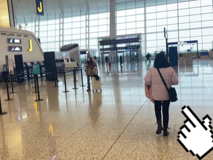 现在怎么去香港坐飞机 a832a889697c674bbc5d16cc7e653c9e~tplv-dy-resize-origshort-autoq-75:330.jpeg?x-expires=1995598800&x-signature=DdBIWUDh1kTw1UvWF8DqJq%2BIJYw%3D&from=3213915784&s=PackSourceEnum_AWEME_DETAIL&se=false&sc=cover&biz_tag=pcweb_cover&l=202303311329324E16E35725548F1030E4