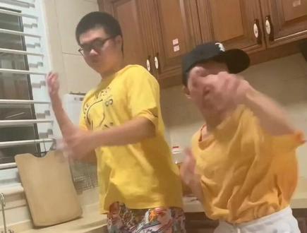 爱是双向奔赴的 别再当#舔狗 了