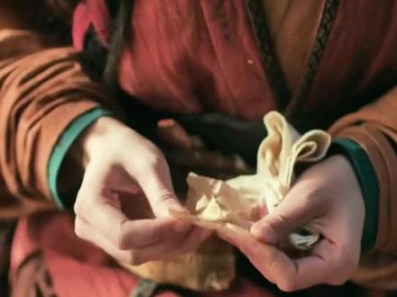 谢征被长玉宠成了孩子,从不吃糖🍬到离不开糖🍬#逐玉