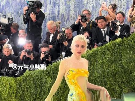 好大胆前卫的造型,红毯届奥斯卡果然名不虚传!#谷爱凌 #metgala #红毯 #美女 #时尚