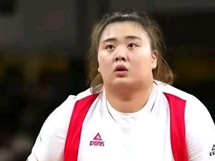 刘禹彤2023最恐怖一球!日本教练彻底懵了:这是刘禹彤还是奥尼尔#中国女篮 #刘禹彤#篮球#体育#解说 #体育