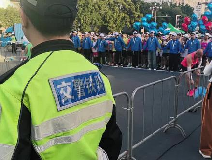2025桂林马拉松开跑,桂林交警全程护航!