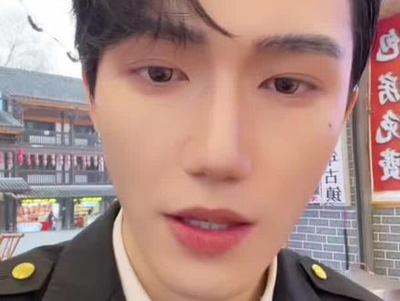 这对从小一起长大的青梅竹马到底是谁更宠谁?@001-齐夏🌻 @001-王林🍃 #001一月直播日记#001齐夏#银河系001#AI瑶瑶团播号