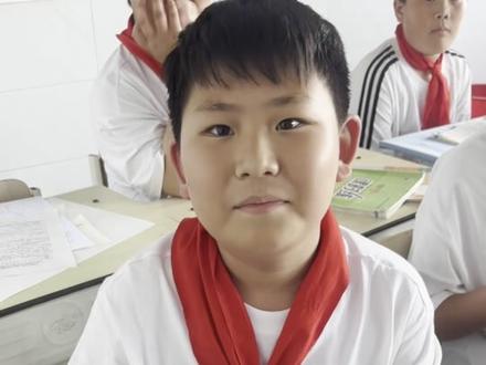 #学生学生我可爱的学生 一天你是真有节目!这回不#大米巨能写了,同学管这叫汉堡儿巨能吹!