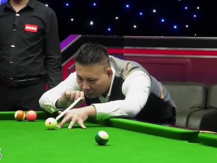 拿擀面杖的潘晓婷,对战拿扫帚的郑宇伯,究竟谁的胜算更大? #全民杆法秀 #台球🎱