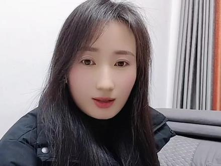 “山楂树下”品牌的一位主播在一场4小时的直播中,对观众尤其是山东网友说出“跟山东没啥关系,买不起别来”的言论,引发众怒。#生活服务热点中心 #山楂树下 #山楂树下回应 #山东人买不起别来 #品牌傲慢发言