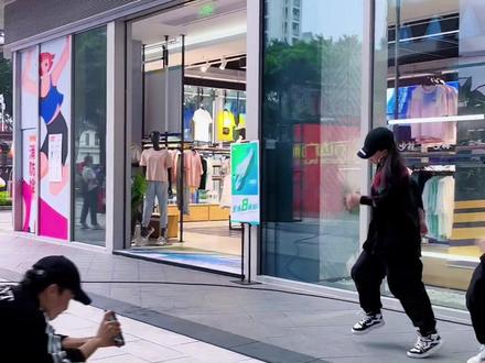 #属牛的那个姑娘 拍摄技巧,运镜技巧分享#我要上热门 #喜欢就关注我吧 成品看@曳舞阿平 @偶曳家族~燕子 @曳舞315