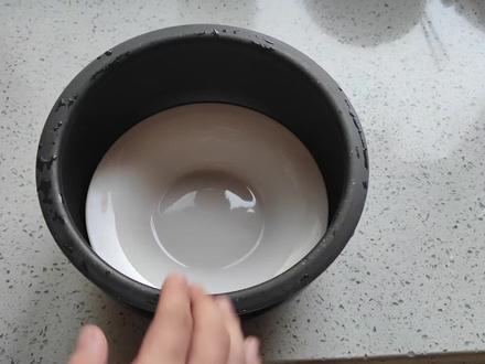 吸盘能力哪家强?盘子进入电饭锅内胆就是拿不出来怎么办?卡住了求办法啊#厨房里的欢乐时光 #厨房好物 #生活小妙招 #求助广大网友 #求推荐