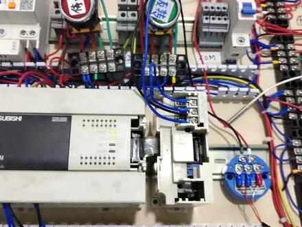 FX2N-2AD模拟量模块与温度变送器如何接线,PT温度控制如何接线? #FX2N-2AD模拟量模块拉线