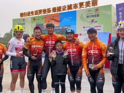 晟亦青训作为青少年站台率百分百的体系,目前冬训30位名额已满,经过时间协调,现添加5位名额大家拼手速喔~#骑行 #比赛现场 #公路车 #晟亦青训