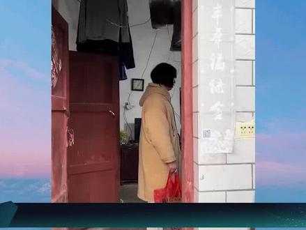 当过学徒干过洗碗工,拍摄农村题材收获800万粉丝#晓凡凡春运 #春运花絮 #晓凡凡老婆 #娱乐评论大赏 #仿佛已经回到家过年了