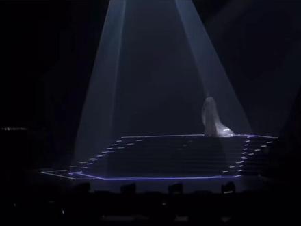 推开世界的门完整版 “我不再会为谁装扮成玫瑰,而我要做自己的向日葵” 《推开世界的门》完整版#推开世界的门 #赵露思曼谷演唱会 #赵露思#泰国曼谷