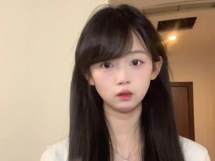 日系斜刘海打理教程来咯
#卷发教程 #刘海教程 #发型教程 #日系斜刘海 #剪刘海