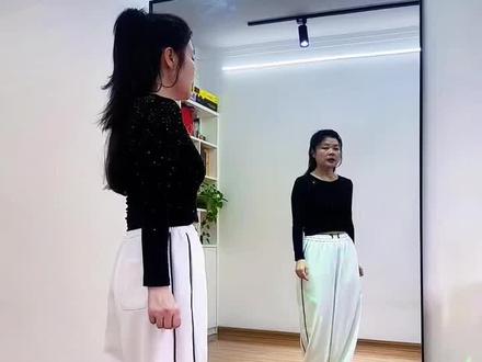 口令完整版《爱不释手》 #口令版教学 爱不释手分解教程来咯#最潮广场舞 #简单易学 #零基础学舞蹈 #喜欢跳舞的一起来 @陈陈 🐰