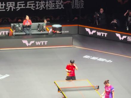 你好,本咪🐱要发起一个挑战。莎莎挑战鹰眼 我的眼睛就是尺41.48。挑战完大家都笑了 现场版无删减#孙颖莎 #鹰眼挑战 #孙颖莎vs长崎美柚 #乒乓球