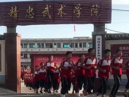 在这里,没有手机和电脑,只有荣誉和梦想