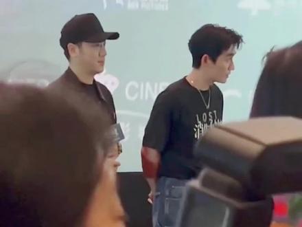 包妹真情告白现场,龙哥😭了
我也哭死了😭😭😭😭😭😭
#向全世界安利朱一龙 #朱一龙