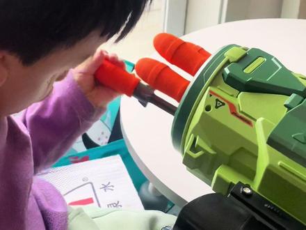 爷爷奶奶给买的玩具吉祥回家自己玩哈哈#调皮捣蛋的小家伙