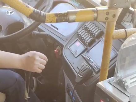 #舟山公交 XMQ6850BGN4换挡+229路海洲路公交站报站《论什么样的换挡加速方式能在55分钟追上早15分钟发车的前一班车》#金龙客车 #金龙公交车 #大金龙 #天然气公交车 #手动挡公交车