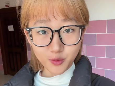 又是感动比糖点后知后觉的一次 他俩每次活动总有这些“定数”外的真情流露出来 才是让我们觉得格外好磕的地方
#williamest #威鲨 #他泰 #磕cp #磕cp的快乐