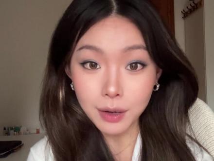 绝不痛苦之 法语口语邪修法 来了来了 千呼万唤始出来的法语口语分享
这些方法如果能坚持下来 一周肯定有效果~等你们好消息!
后面还会出学习方法 感兴趣可以蹲蹲🫶
另外问问电子闺蜜们法语学习有没有什么卡点感觉可能我能帮到 下期视频来做!
#法语 #法语学习 #法语口语 #法语邪修 #邪修