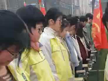 蒙城二中大型《挑战极限,为梦而战》高考励志演讲会,老师们辛苦了,孩子们加油💪