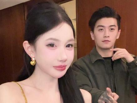 你看看吧哪家好人给推的标题?
俺俩都要订婚啦!#薛小婉任权分手