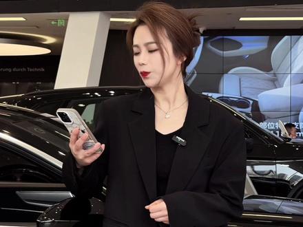 谁说奔驰广告语最励志 深情不如久伴,奥迪销售申请出战
最美不过大奥迪,王阿姨带您选奥迪
#奥迪销售#王阿姨 #成就千万美好 #奥迪Q6Le-tron #一汽奥迪