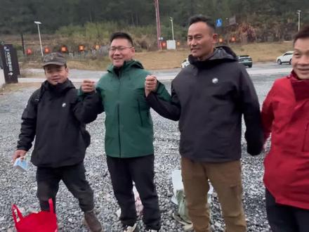 12月27号 老六荒野节目组以及其他选手护送道友回安徽亳州,送道友回家啦#张家界七星山 #张家界七星山骆驼杯 #老六荒野 #张家界七星山老六荒野 #安徽