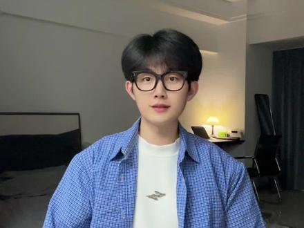 六一儿童节马上到啦,快来学习这个超简单的《白龙马》手势舞 yc@谪仙愿.#仙缘摇 #白龙马手势舞太上头了 #唐僧骑马咚那个咚 #抖音玩法合伙人计划 #抖舞玩法模范生