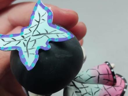 001/100就安排了超可爱的蝴蝶忍 从调渐变发色到刻蝴蝶花纹的外套,捏的时候总忍不住想起忍姐姐的故事,温柔又坚韧的样子真的戳心💜#鬼灭之刃#蝴蝶忍 #自制手办 #粘土教程 #手工diy