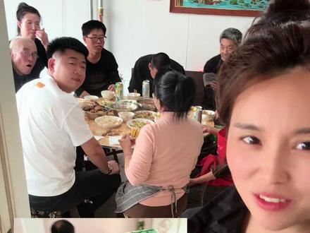 东北姑爷回老丈人家告状,这顿得瑟……我连桌子都没上去 #婆媳@小茹