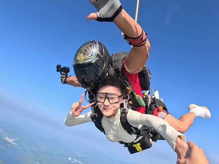 高空跳伞为啥没失重感 #跳伞 #三亚跳伞 #塔赫跳伞 #三亚