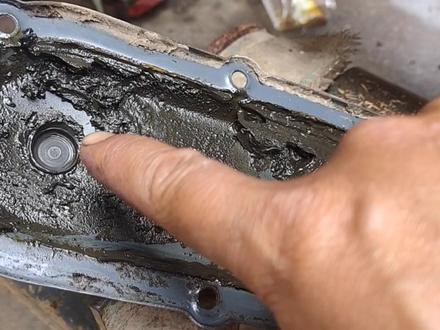 沃得收割机二道搅龙,震动筛轴和凹板筛怎么维修,欢迎大家点评。