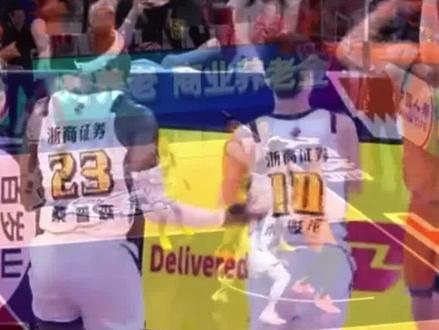 CBA总决赛G2!上海力拼2-0,洛夫顿X因素,广厦难破局,裁判有变