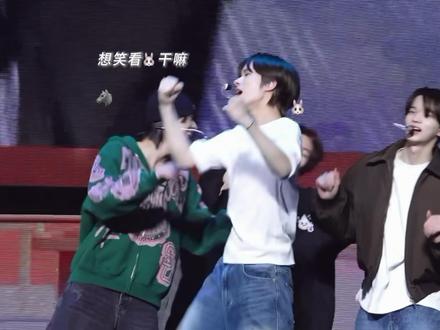 这个金道勋又因为幸福所以对韩振做出了这种事!#寻珍 #金道勋韩振 #这是我妈妈这是我爸爸他们相爱了 #男团