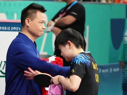 从海口到新加坡,德华为何不再跟随孙颖莎?#乒乓球 #孙颖莎 #德华 #国乒