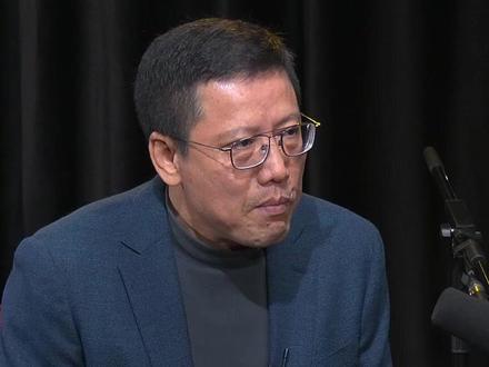 巴基斯坦方面透露,美国和伊朗间接谈判正通过巴基斯坦传递信息的方式进行。评论员刘和平认为,中东局势已至恐怖平衡临界点,谨慎乐观看待和谈前景,协议达成概率五五开。#中东局势 #直言不讳 #媒体精选计划 #精选主播说