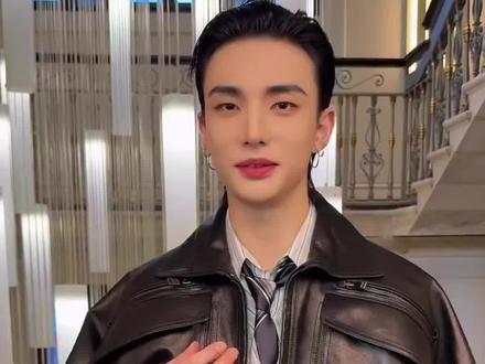 世界首富母亲
震撼转发黄铉辰#黄铉辰 #巴黎时装周