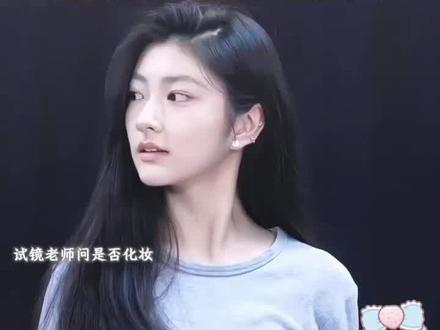这才是真正的淡颜系天菜吧!内娱很久没见过那么耿直的女孩了