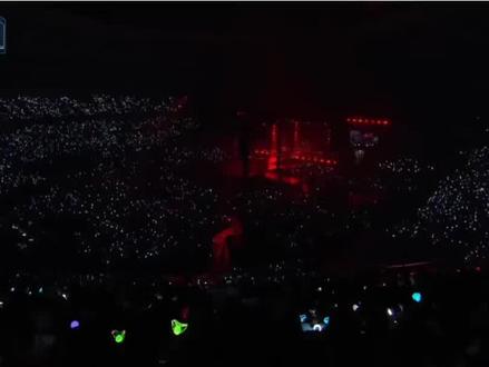 炸场子还是得看YG家的艺人,来看看粉墨唯一的弟-盒的MAMA颁奖典礼! 墨粉们帮忙赞评一下给点热度!师弟团不该是这个高度!#YG #blackpink #mama #treasure