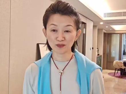 别眨眼,动动手,这次肯定能学会的短发丸子头。
#短发丸子头 #短发发型 #扎发教程 #丸子头 #半丸子头