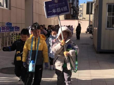 文臣都请假了 ,武官全在。